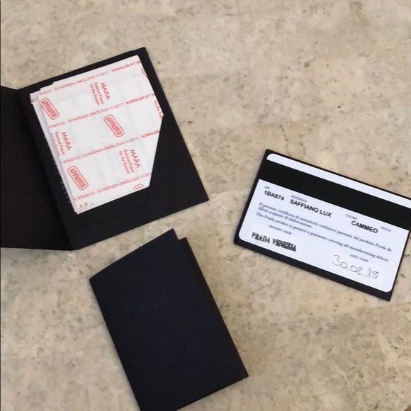 ❌SOLD❌ Prada saffiano lux tote - Picture 8 of 8